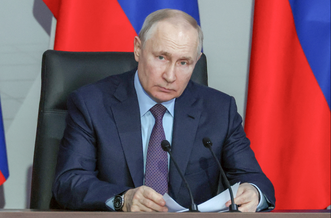 Путин поручил обеспечить развитие российского мессенджера